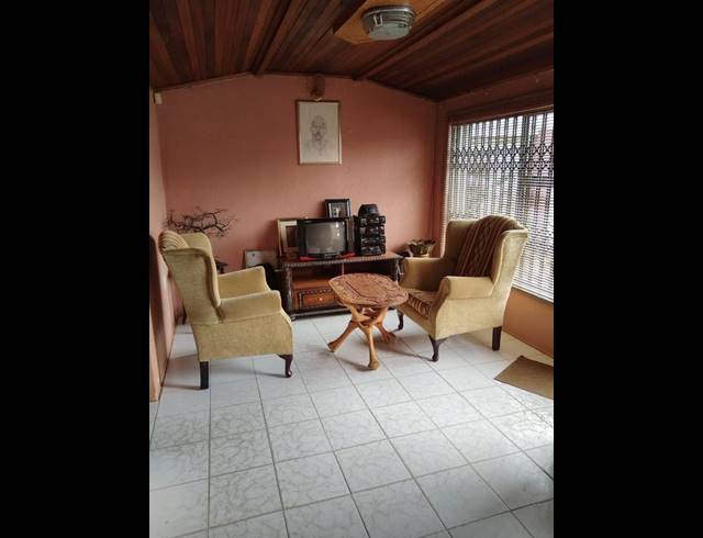 2 BEDROOM HOUSE FOR SALE IN TLHABANE